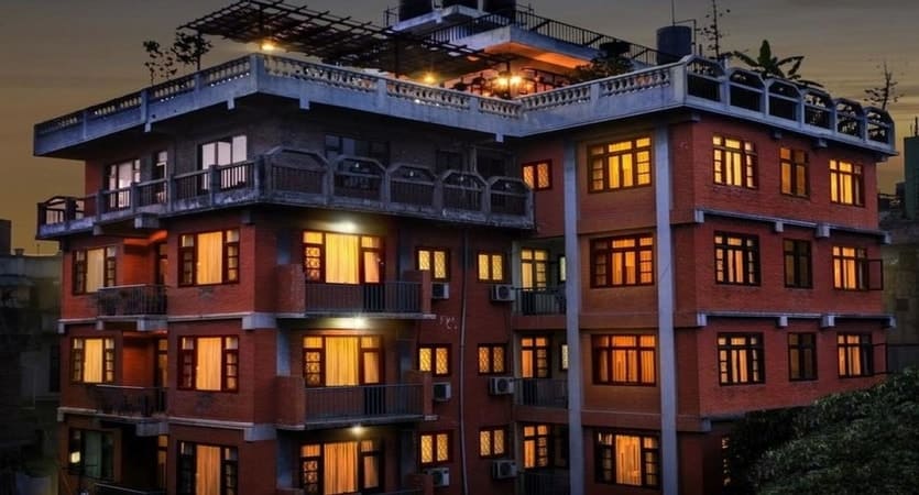 hotel excelsior outside look