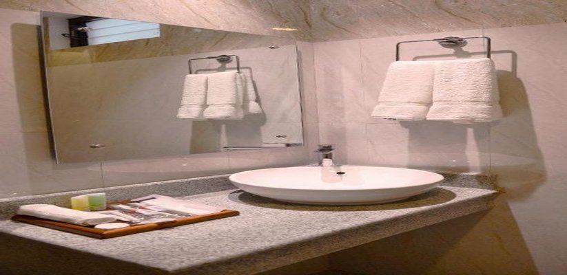 Deluxe Single Room Bathroom