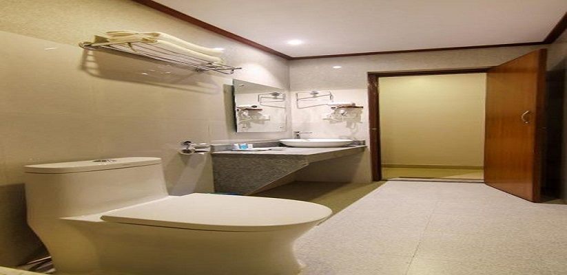 Kuti Resort & Spa Deluxe Double Bathroom
