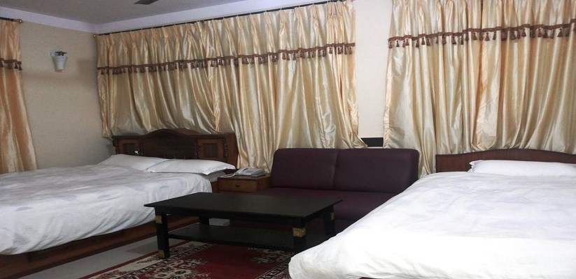 Mandakini Hotel Deluxe Twin Room