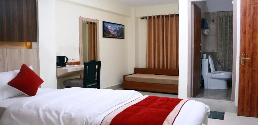 Double or Twin Room with Bathroom