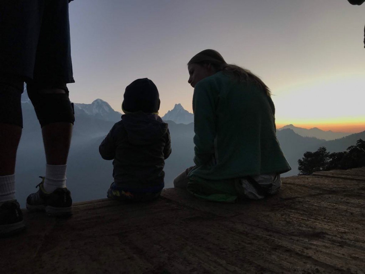 panorama family trekking