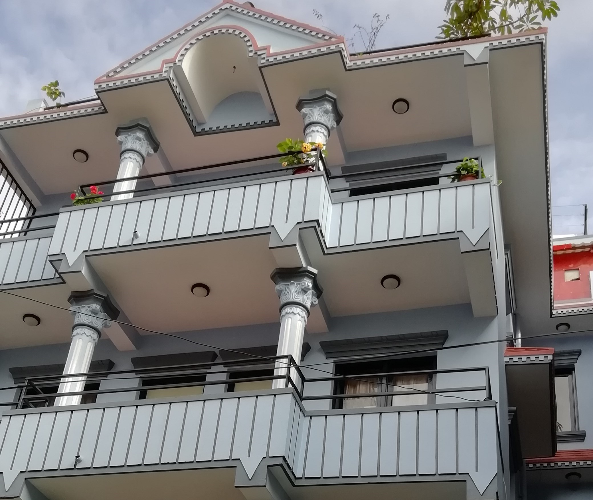 le rhodedernron homestay