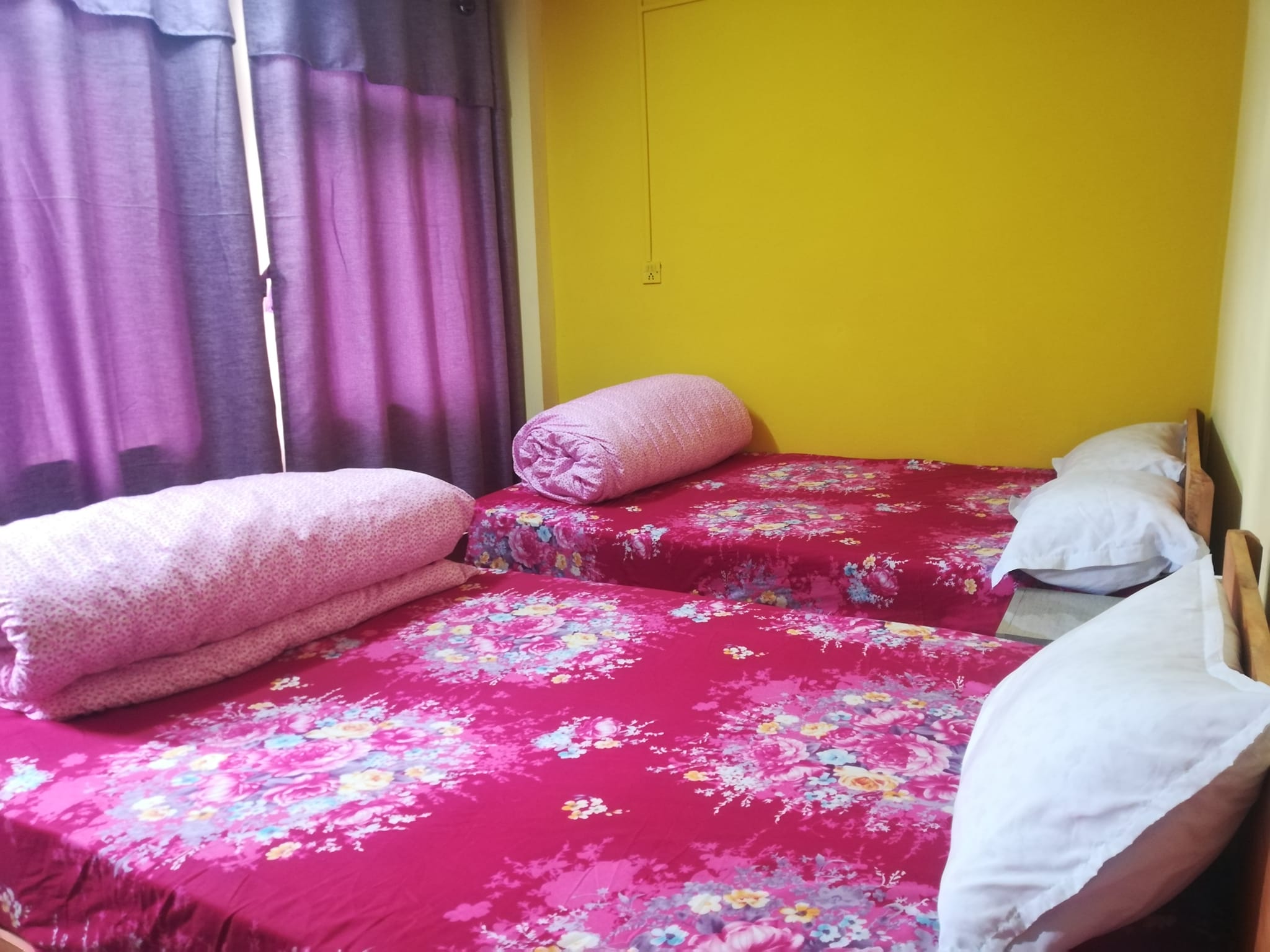Community Holiday Inn  homestay