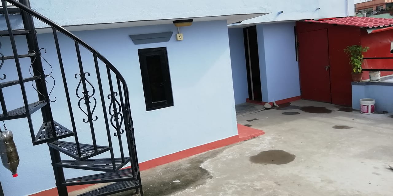 le rhodedernron homestay1