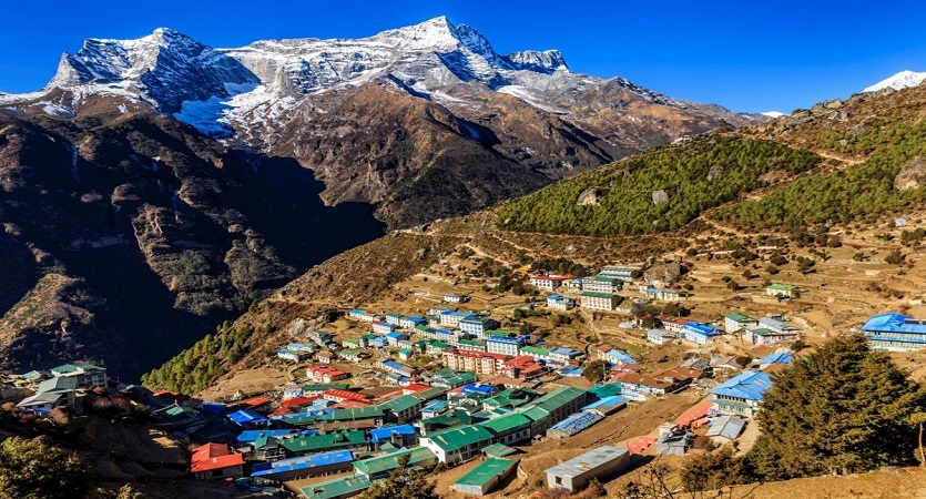 base camp trekking at everest