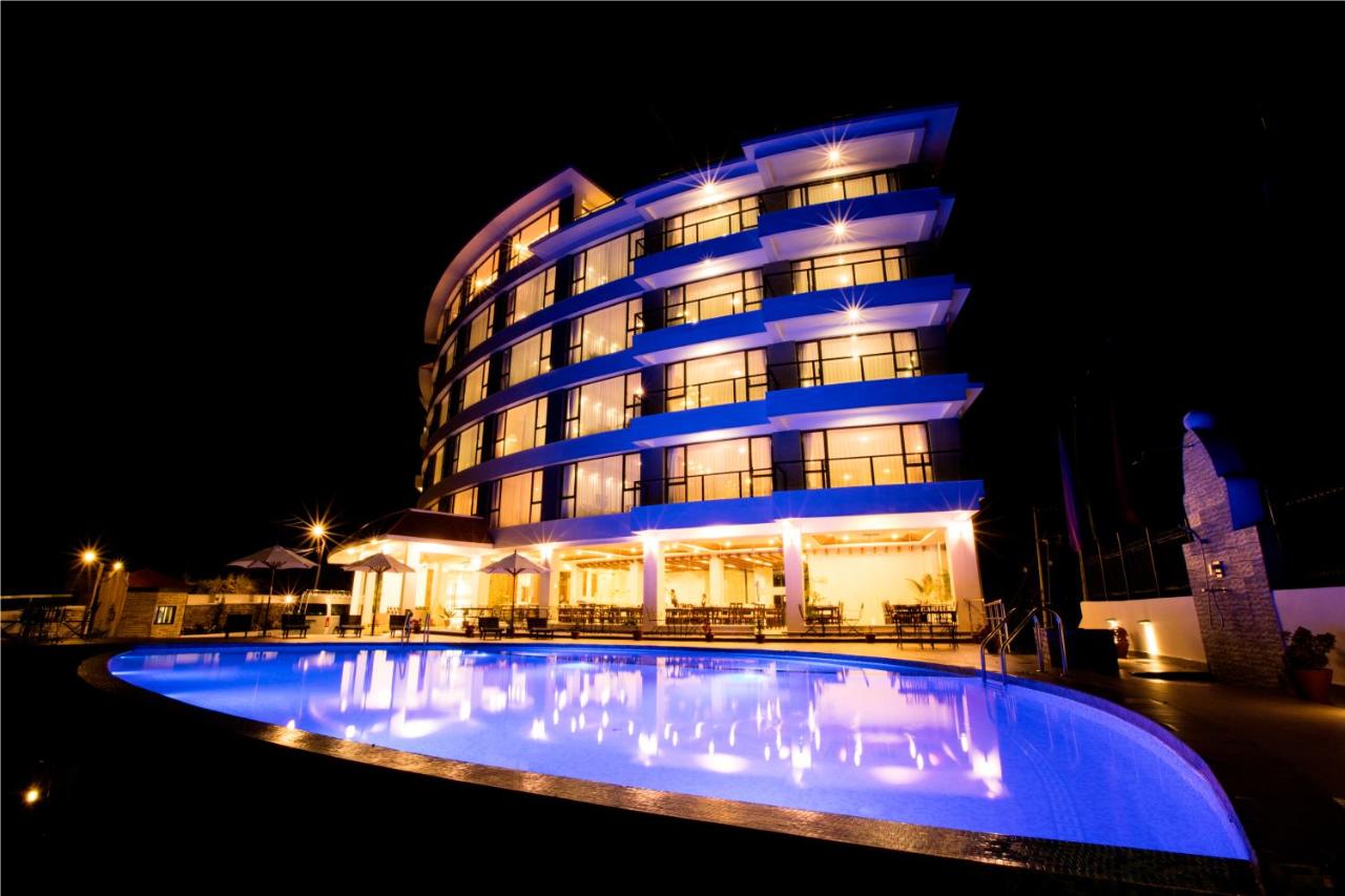 himalayan front resort2