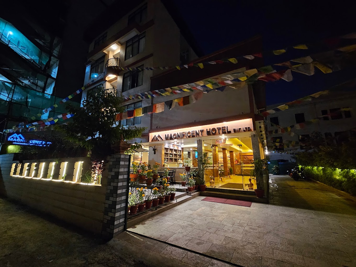 hotel magnificient view2