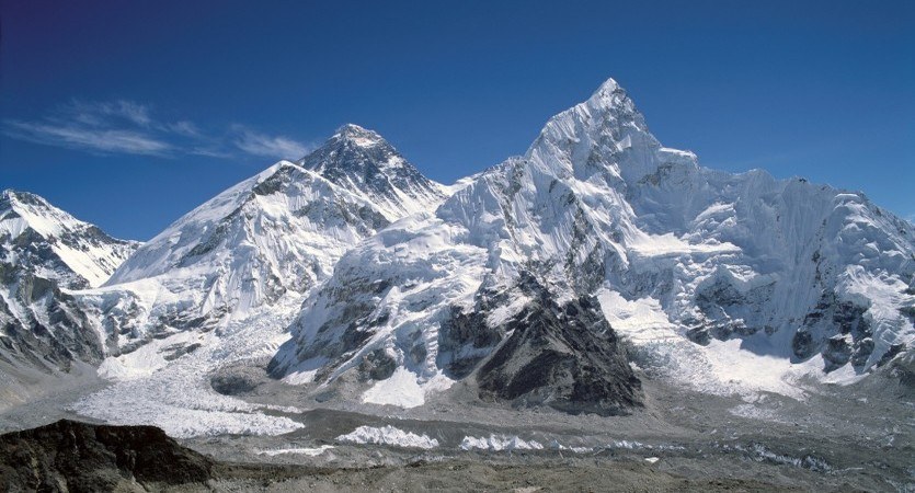 gigantic mount everest