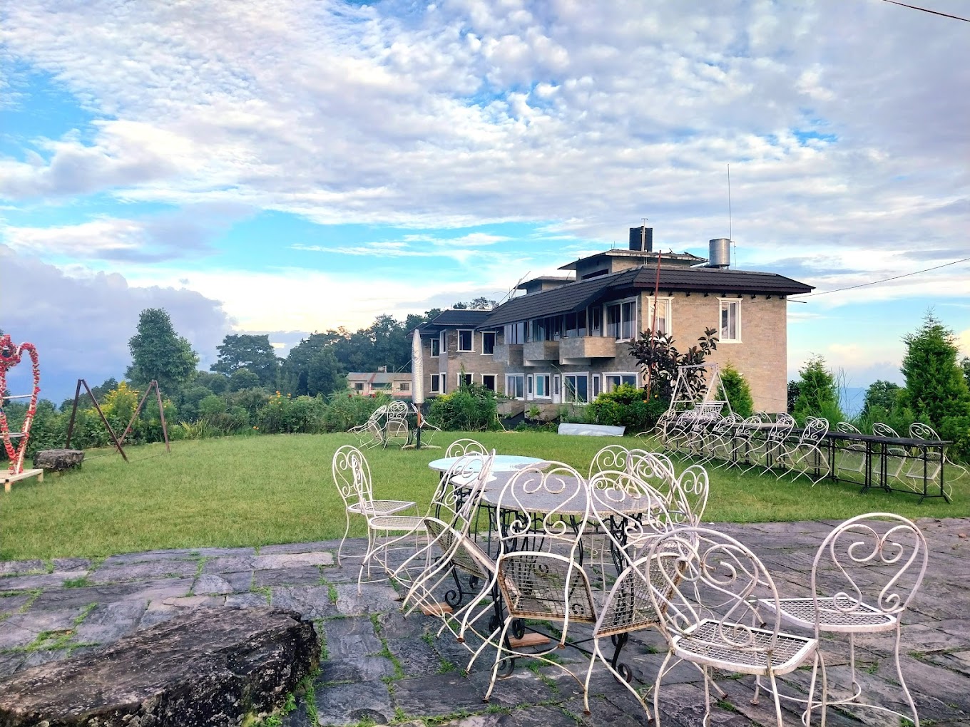 himalayan deurali resort4