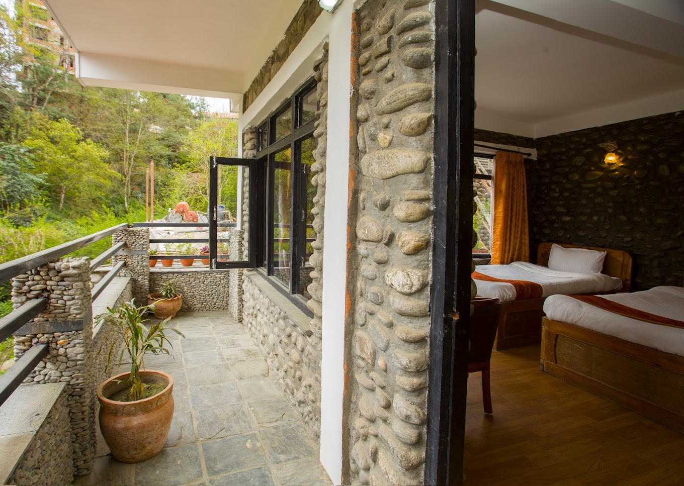 peaceful cottage %26 cafe du mont4