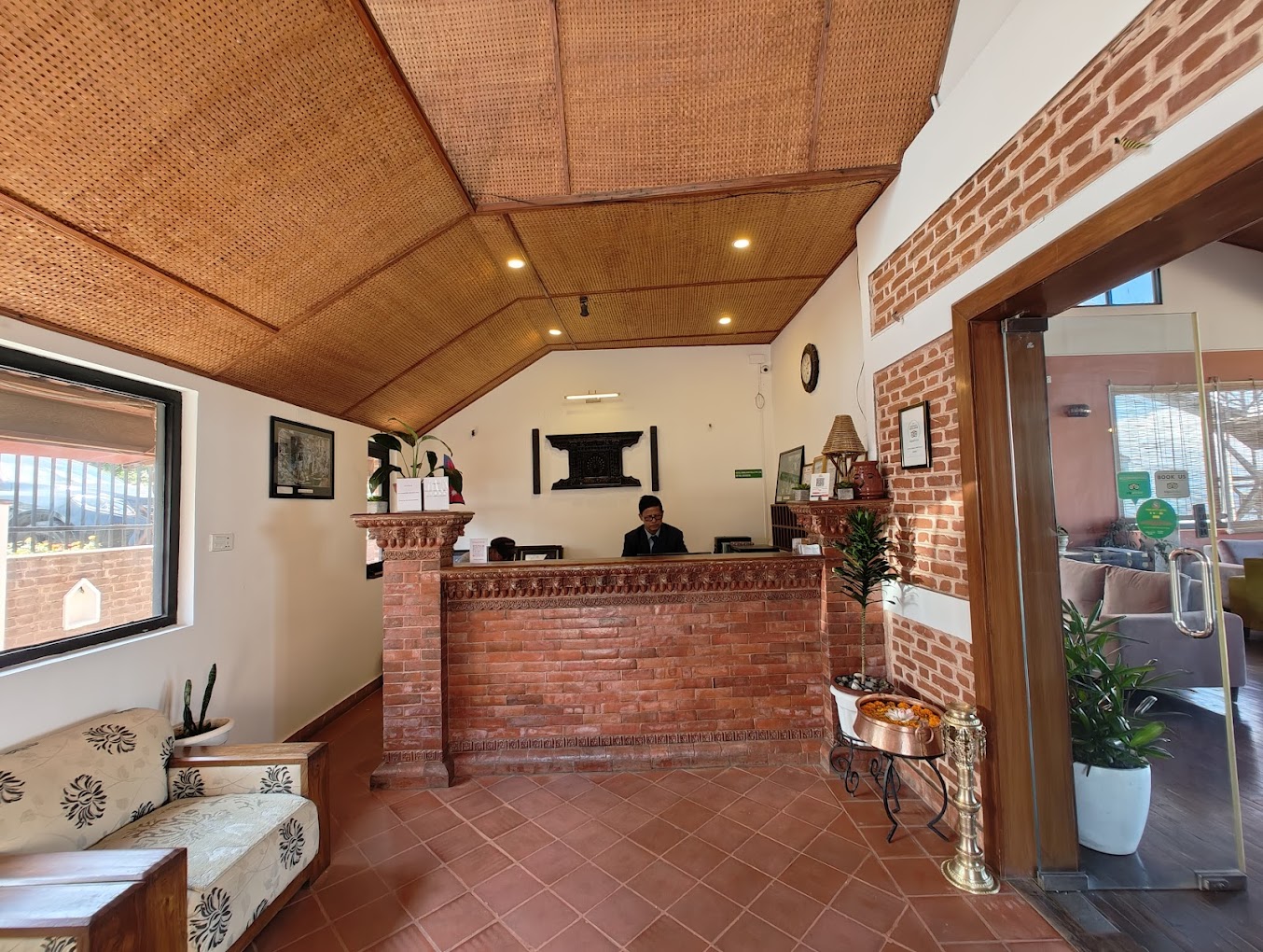 hotel himalayan villa reception