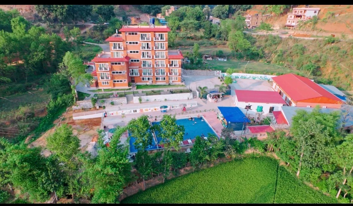 hotel harati crown