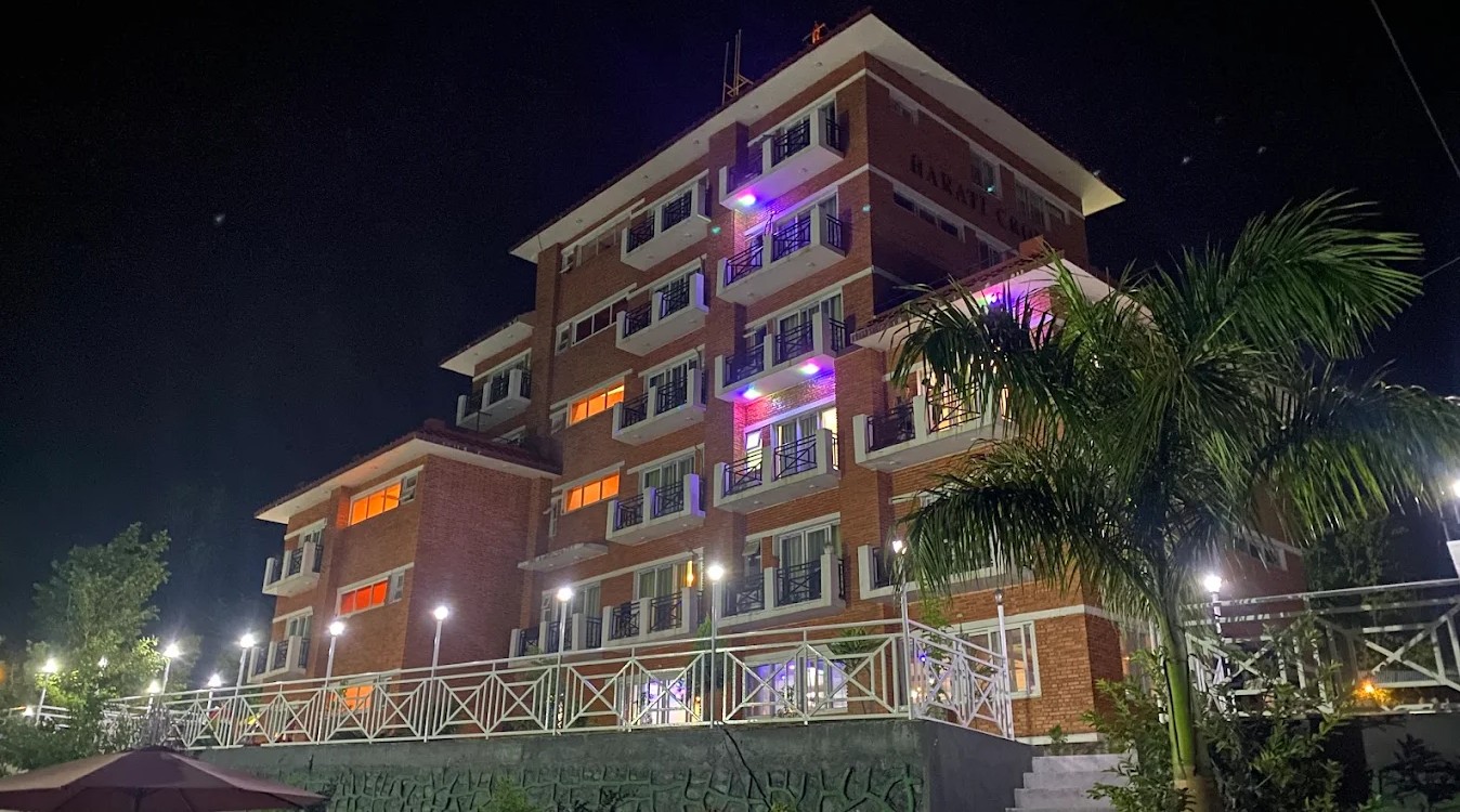 hotel harati crown1