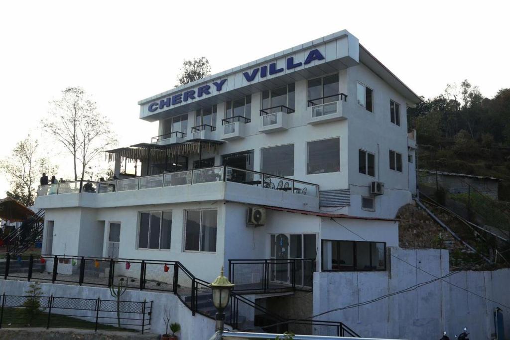 cherry villa1