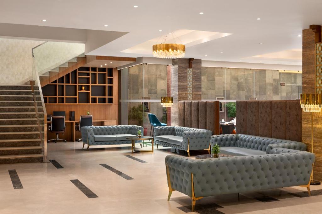 ramada thamel8