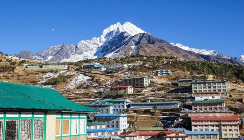 everest village area
