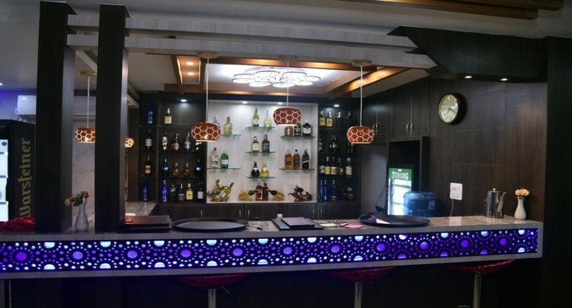 marinha airport hotel bar