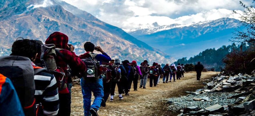 group trek nepal